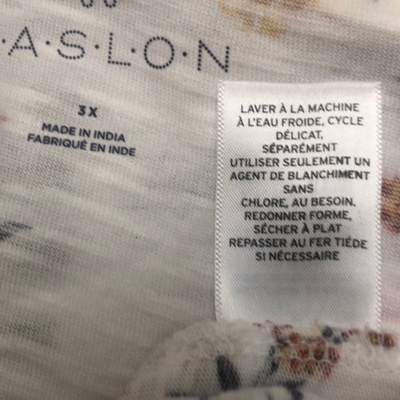 Caslon Rounded V-Neck Tee - Picture 9 of 9